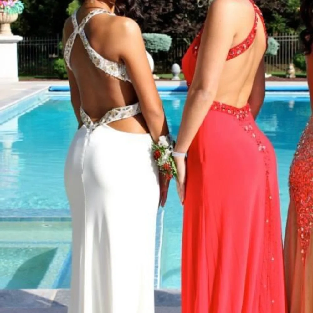 STUNNING White Tony Bowls PROM Dress - Picture 9 of 16